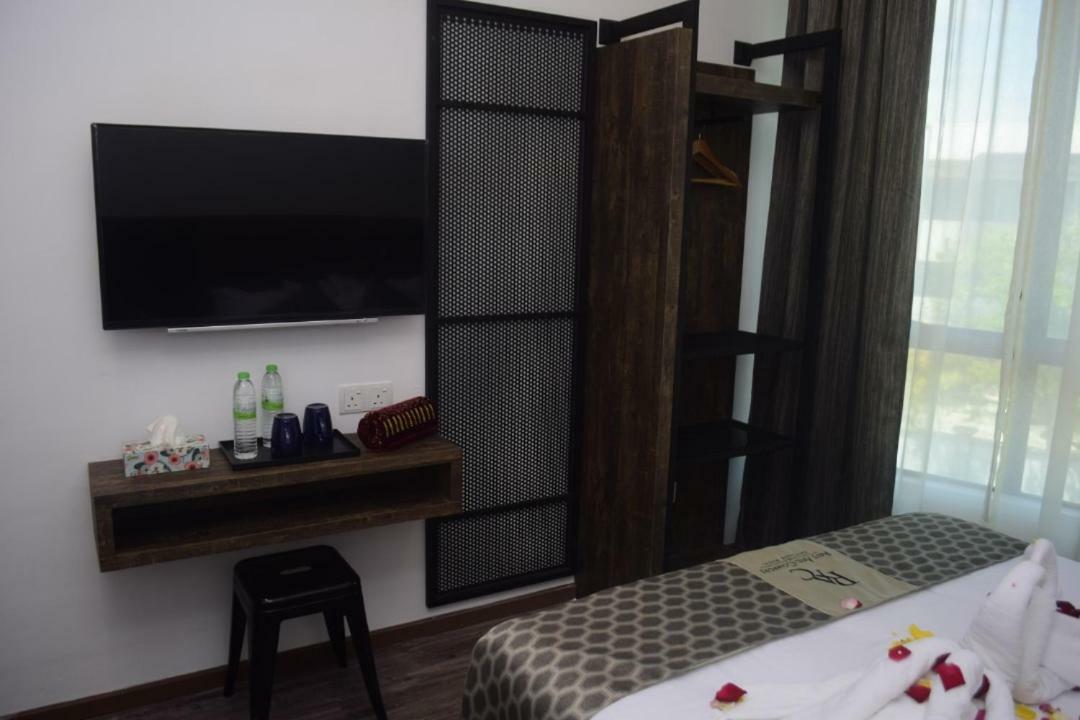 Rest And Comfort Boutique Hotel Куала-Тренгану Экстерьер фото