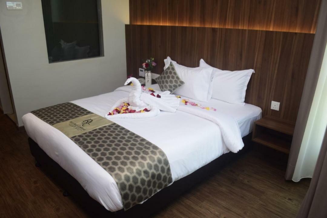 Rest And Comfort Boutique Hotel Куала-Тренгану Экстерьер фото